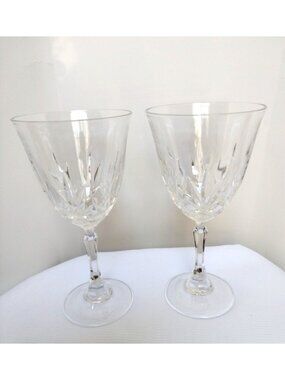 Cristal d'Arques Durand Diamant Crystal Wine Glasses  7"1/4x3"3/4